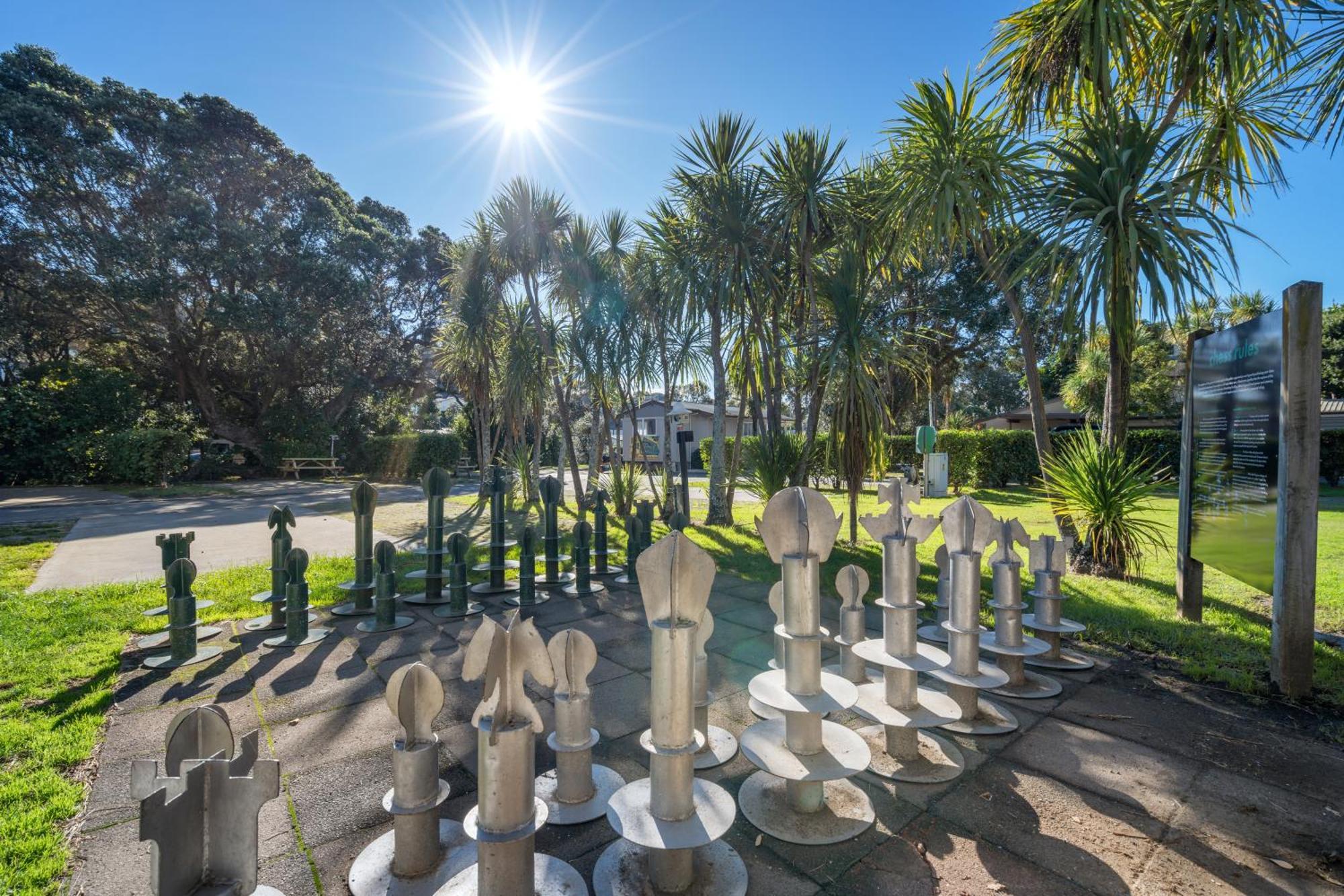 Tasman Holiday Parks - Waihi Beach Ngoại thất bức ảnh The sculpture park at the University of Sunshine Coast