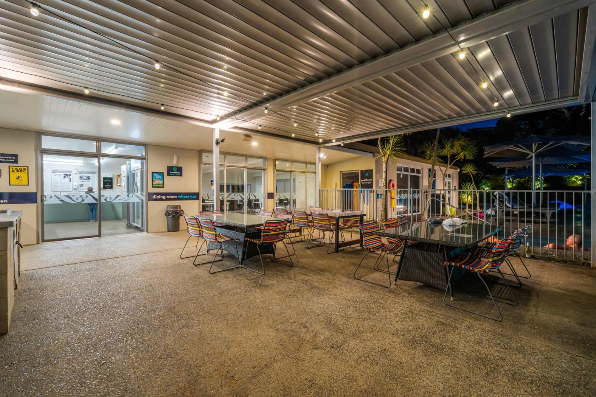 Tasman Holiday Parks - Waihi Beach Ngoại thất bức ảnh The pool deck at the 2012 Commonwealth Games Village
