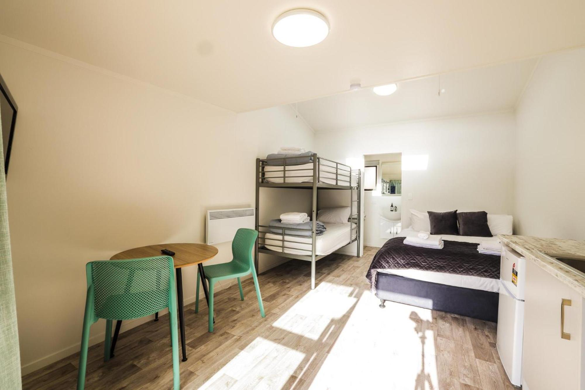 Tasman Holiday Parks - Waihi Beach Ngoại thất bức ảnh A typical studio apartment
