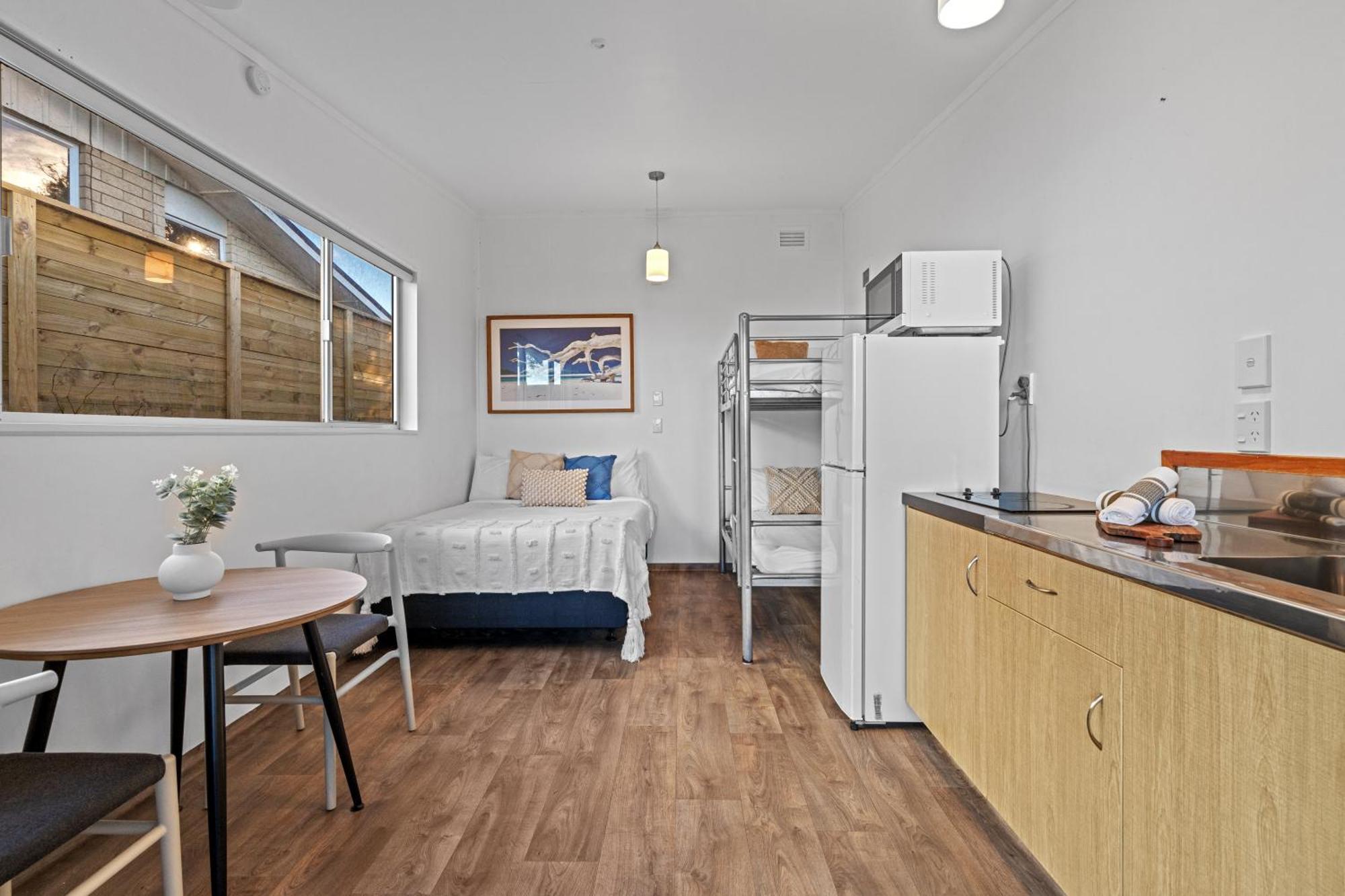 Tasman Holiday Parks - Waihi Beach Ngoại thất bức ảnh A typical studio apartment