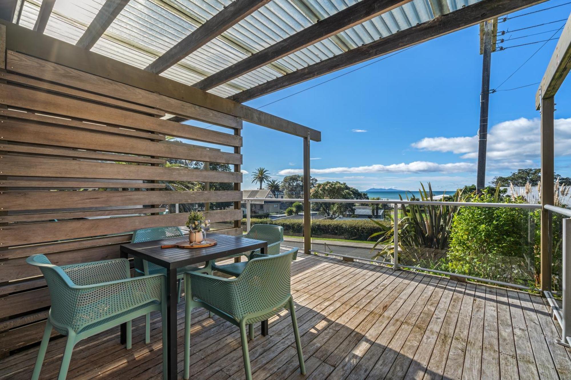 Tasman Holiday Parks - Waihi Beach Ngoại thất bức ảnh A deck in New Zealand
